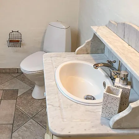 Дом отдыха 5 Bedroom Awesome In *